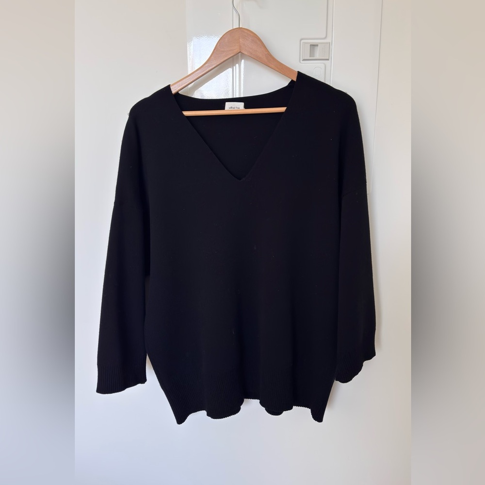 Wilfred Sweater Souvenir Black V-Neck Knit Sweater women's  size 2 - Picture 2 of 10